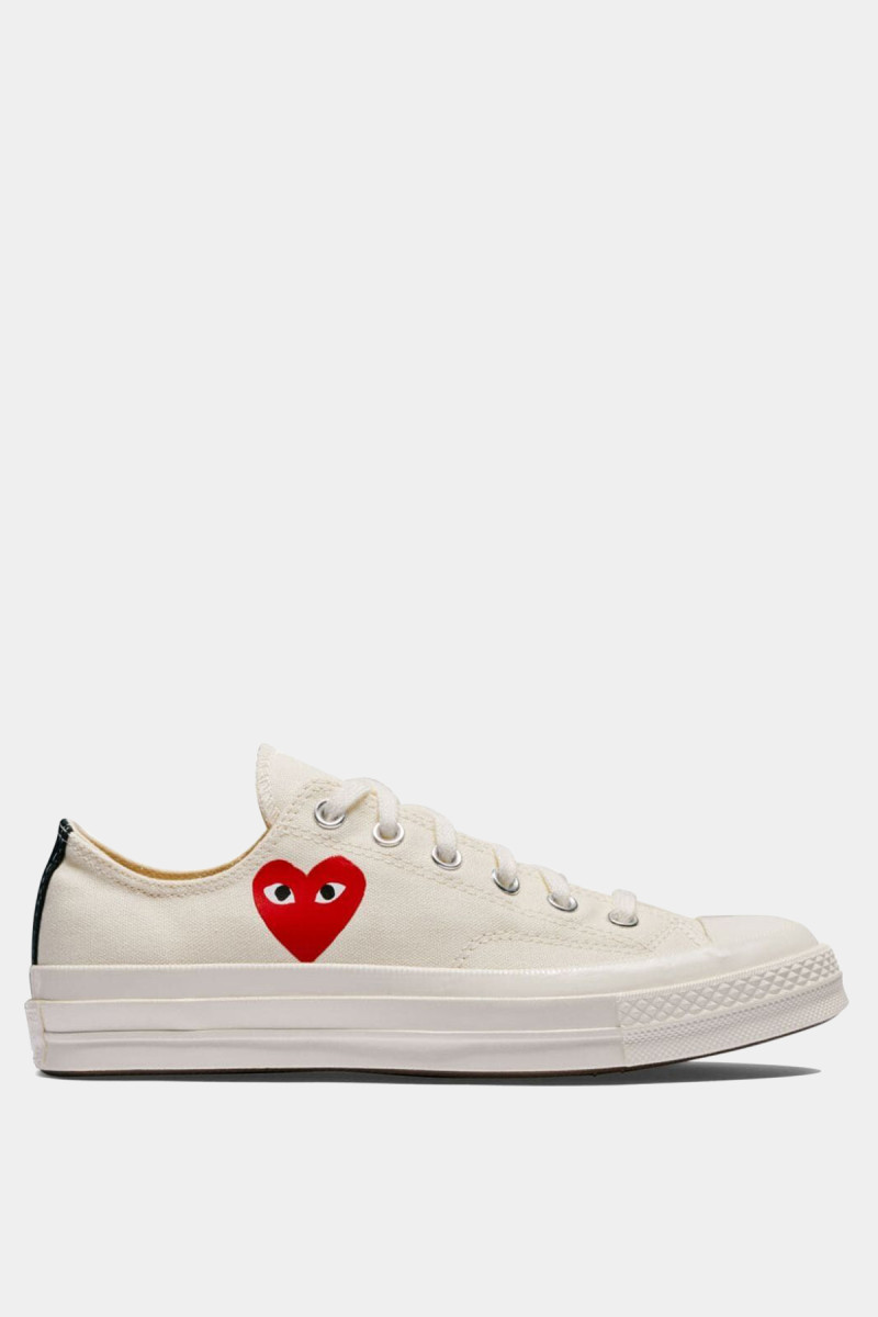 Chuck Taylor 70 Small Red Heart Low Top AZ K128 001