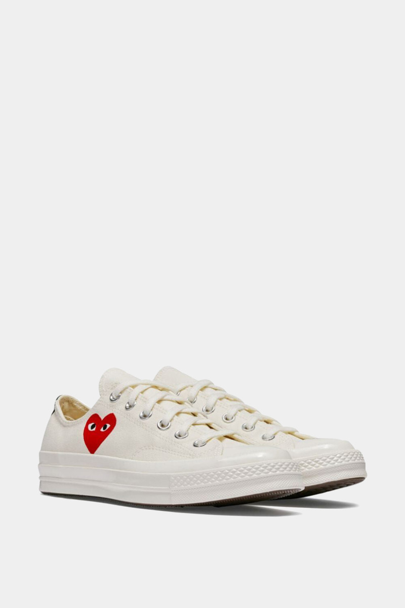 Chuck Taylor 70 Small Red Heart Low Top AZ K128 001