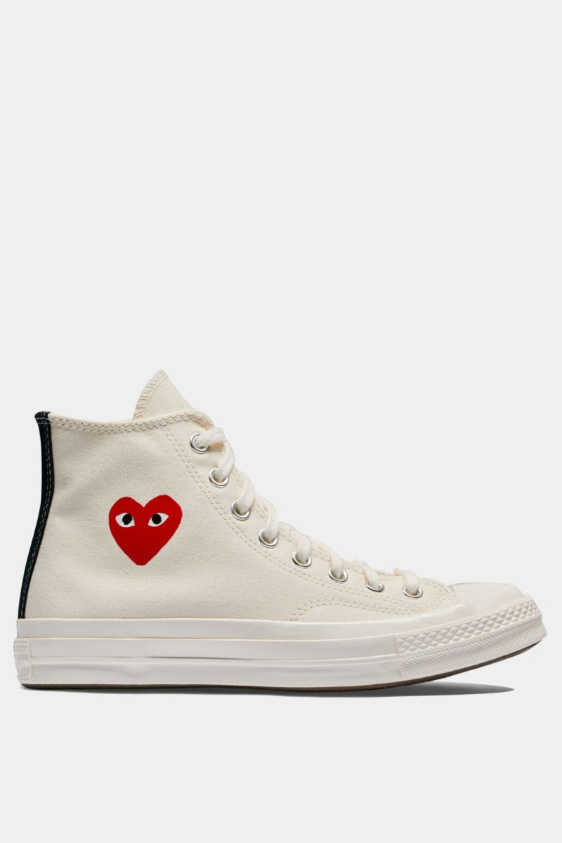 Chuck Taylor Small Red Heart High Top AZ K129 001