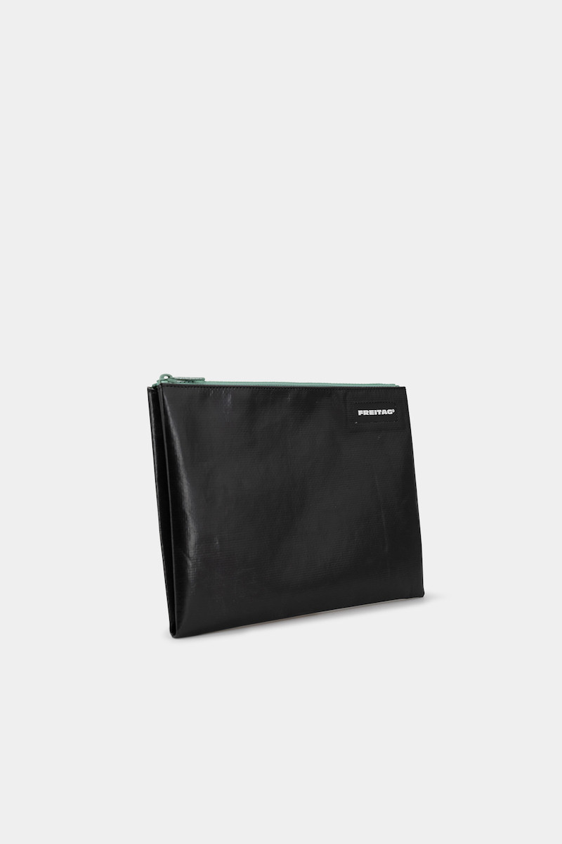 Pouch Medium F07 CHUCK